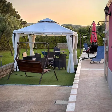 Manghisi Villa