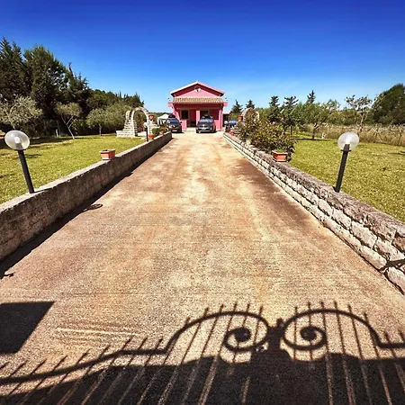 Manghisi Villa *